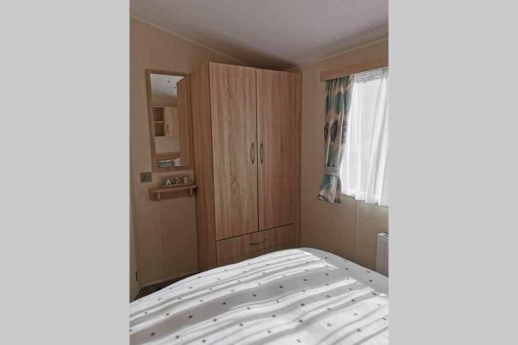 8 Sleep Chalet At Newquay Away Resorts Nb160 New Quay Exterior foto